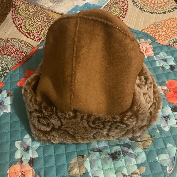 Cold Water Creek reversible hat - Picture 2 of 9